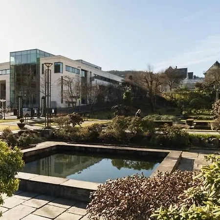 Dinbnb I Dockside With Modern Kitchen And Workspace *