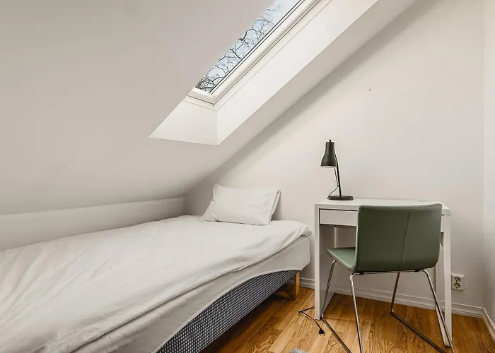 Dinbnb I Dockside With Modern Kitchen And Workspace