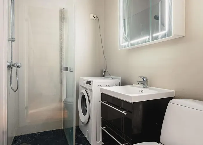 Dinbnb I Dockside With Modern Kitchen And Workspace * برغن