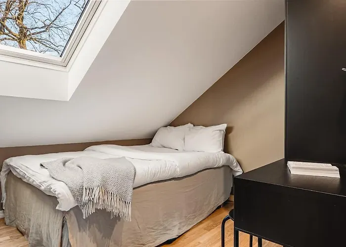 Dinbnb I Dockside With Modern Kitchen And Workspace *